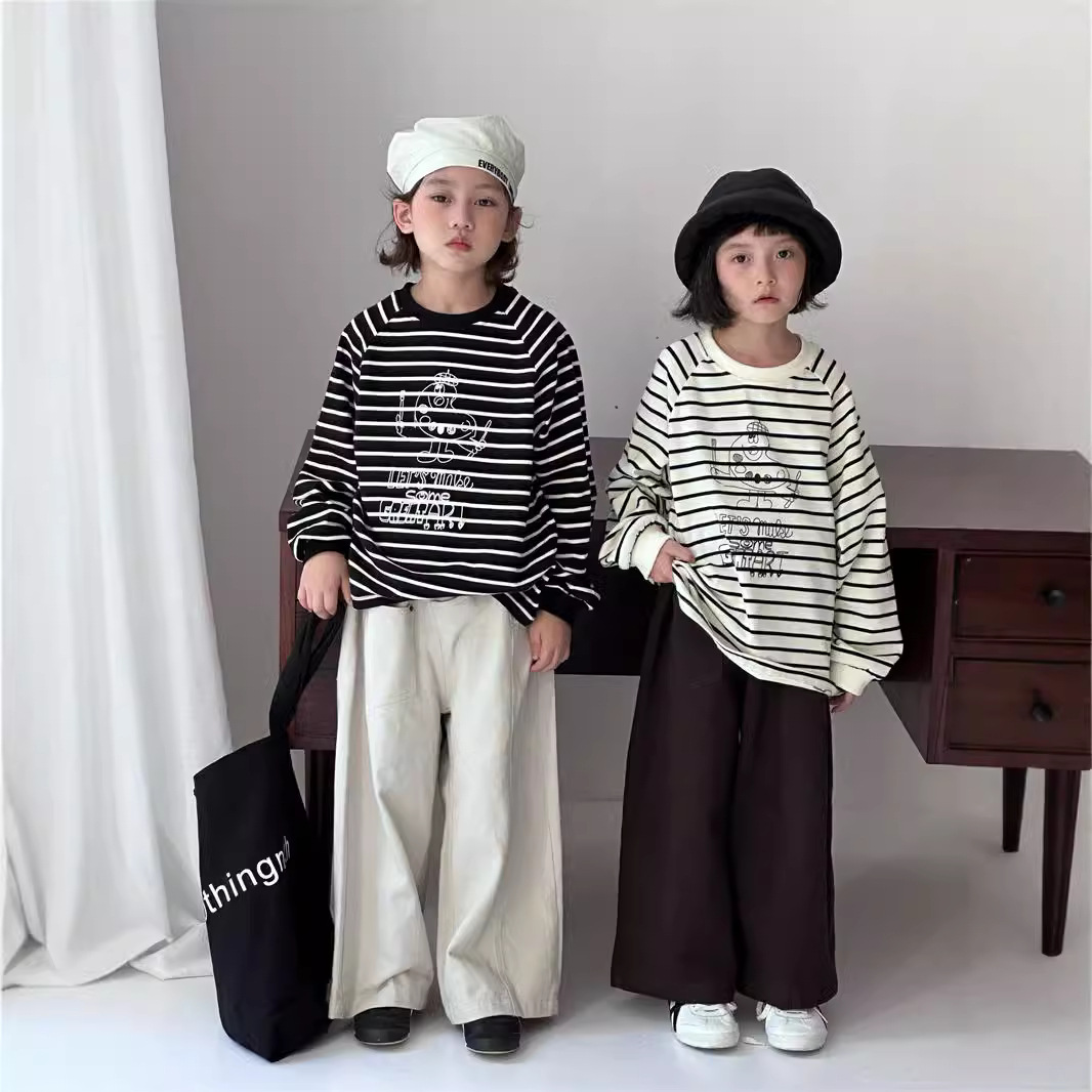 2024新作★子供服　トップス★90cm〜140cm 2色