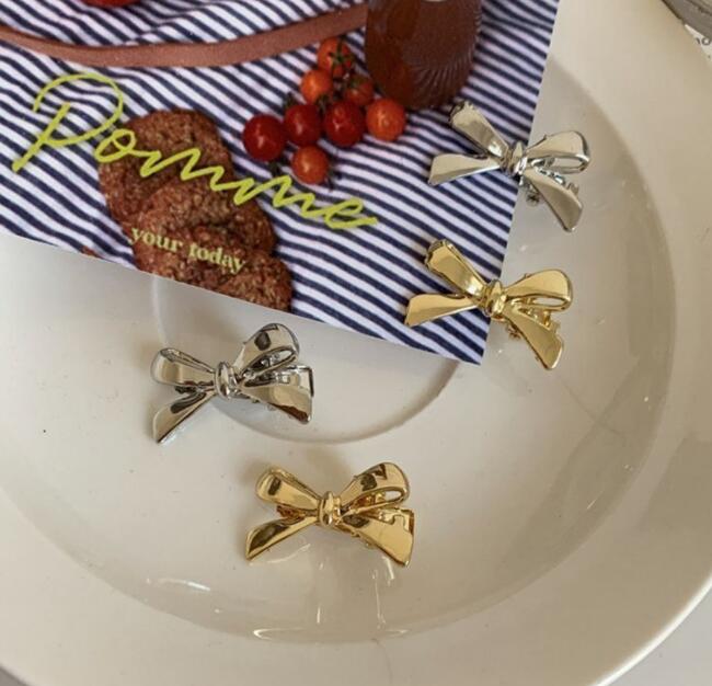 雑貨★髪飾り　ヘアビン★アクセサリー★2色