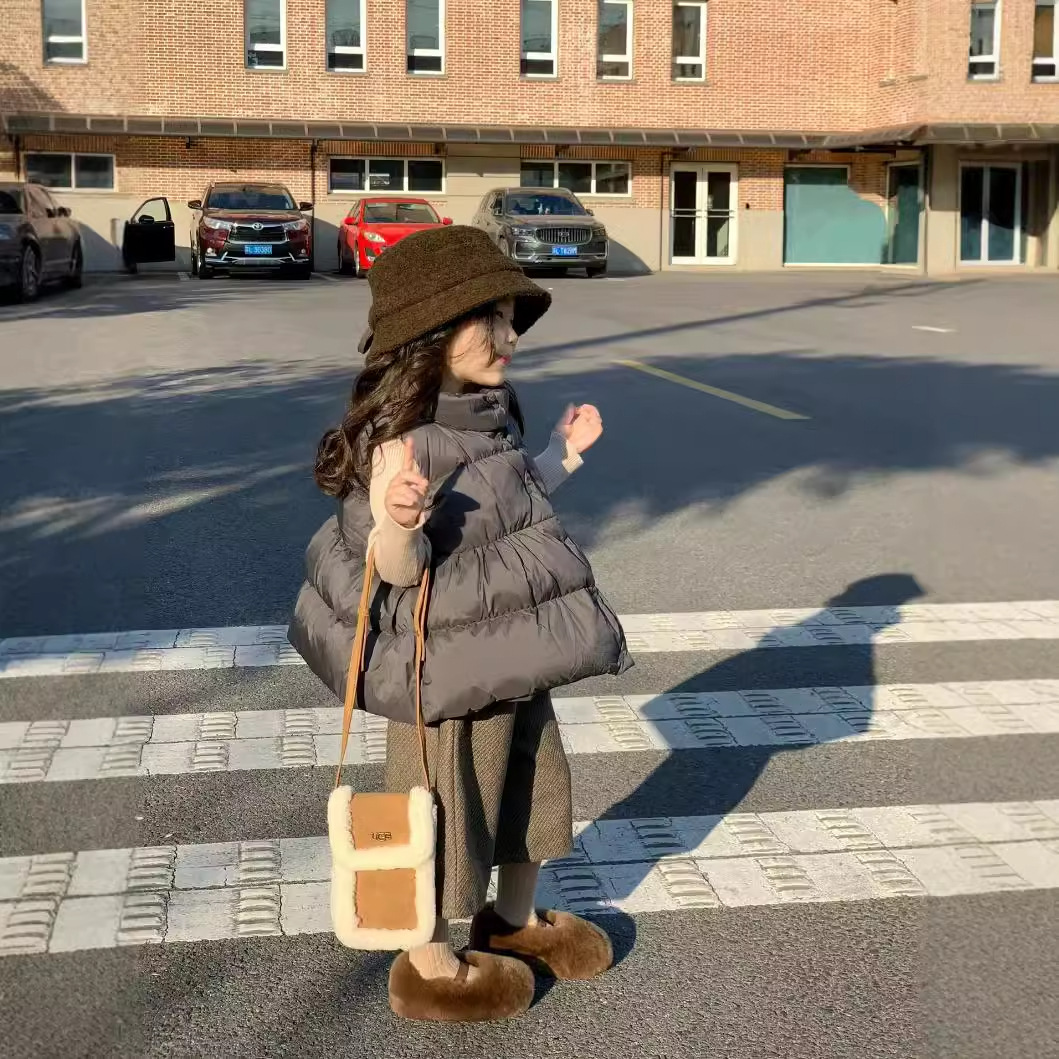 2024秋冬新品★子供服 　ベストコート★90cm〜140cm