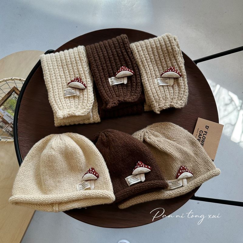 「2024」子供用★帽子★マフラー★ニット帽子★耳カバー★キッズ★暖かい★7色