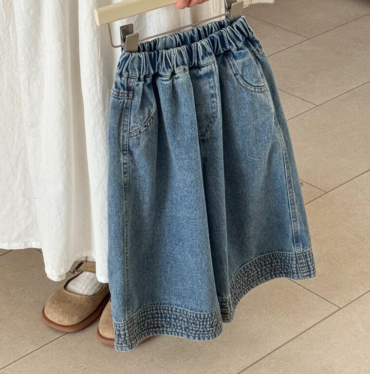 2025春新入荷LBB★子供服　デニムズボン★90cm〜140cm