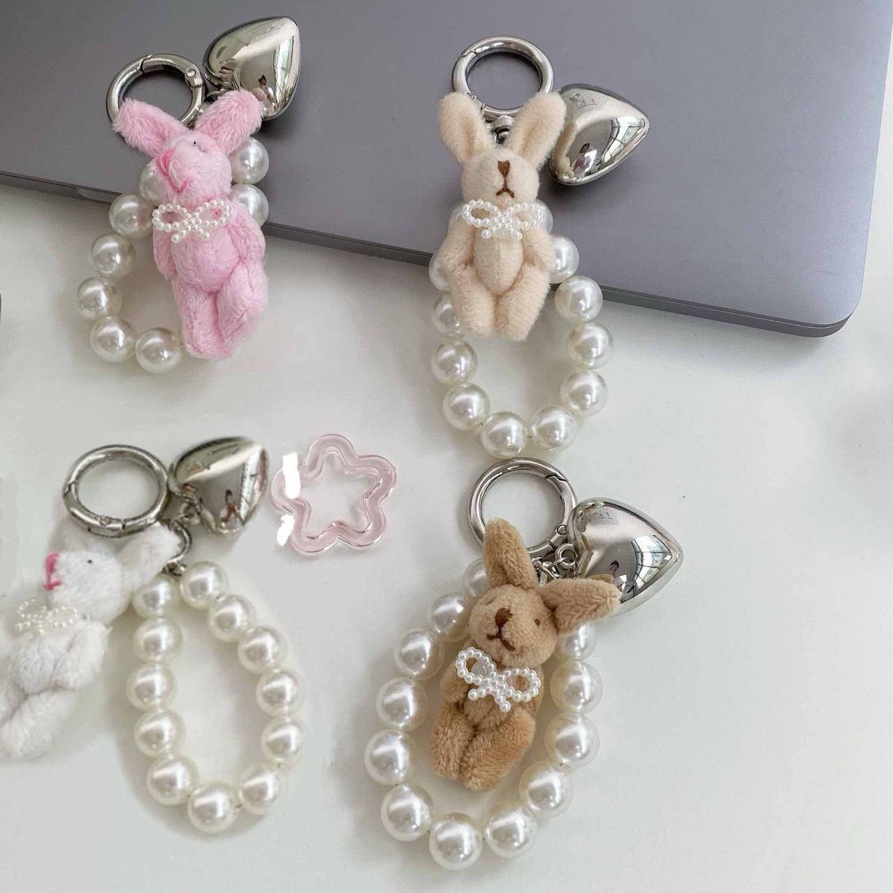 ★可愛いキーホルダー　装飾品★キーチェーン★4色