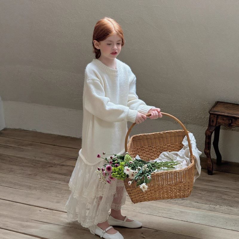 2025秋新品otaly★子供服　ニットワンピース★90cm〜130cm