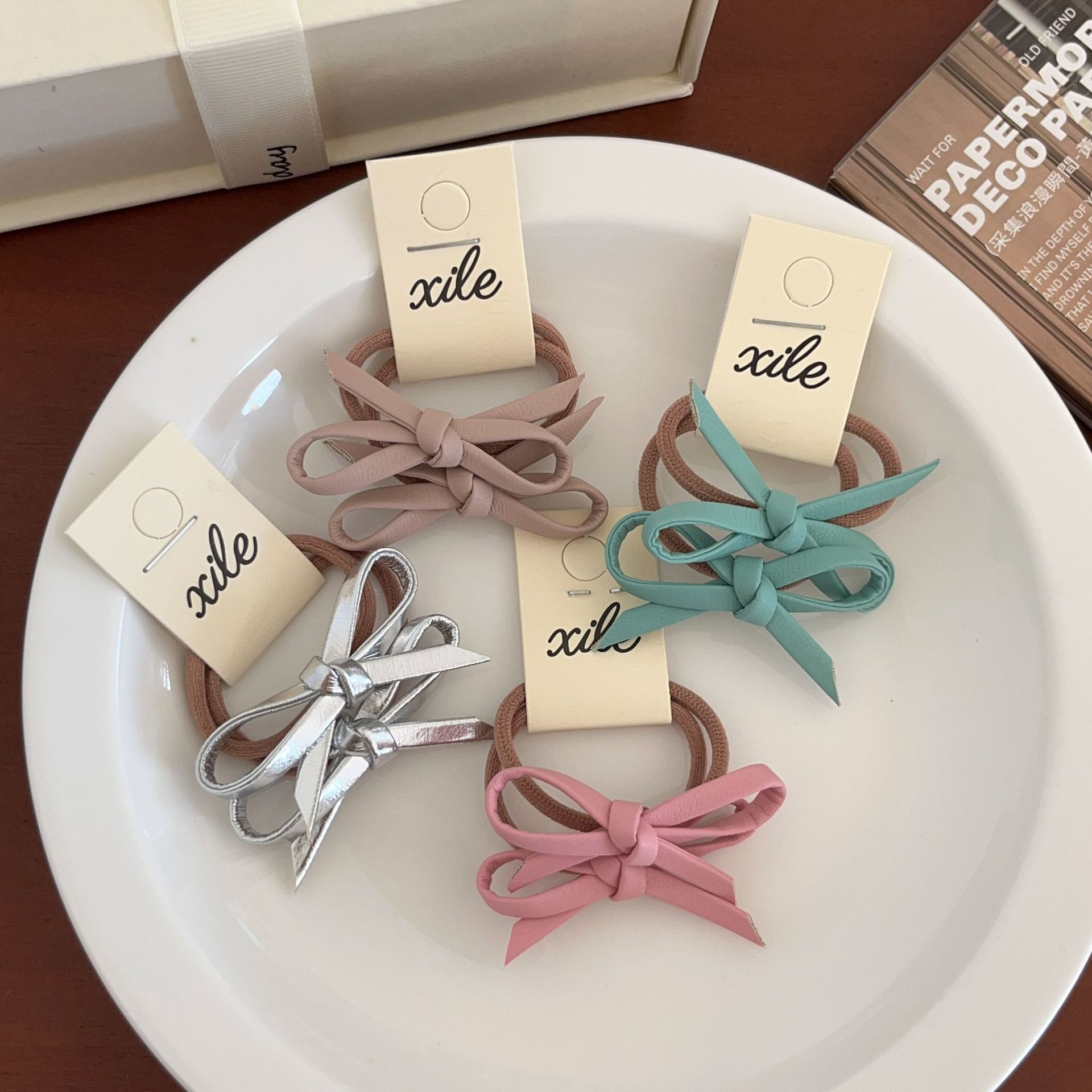 雑貨★子供用髪飾り　ヘアバンド　ヘアゴム★アクセサリー★4色