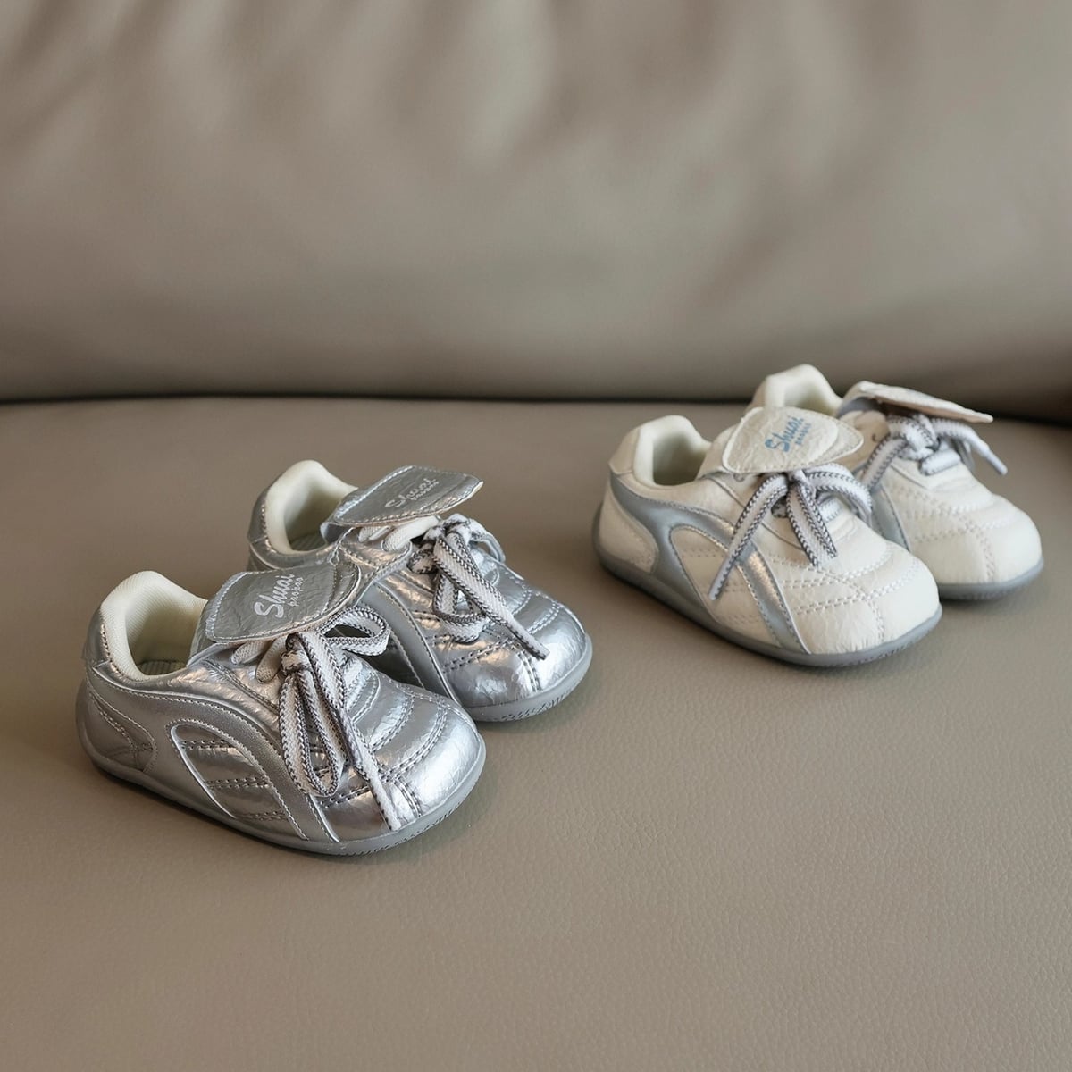 2026新入荷★子供靴★シューズ★15/11.5cm〜25/15.5cm 2色