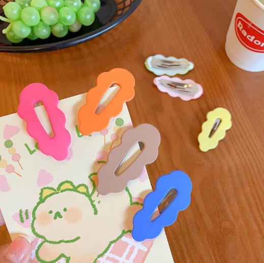 超人気の髪飾り!!★　ヘアアクセサリー　★ヘアクリップ★