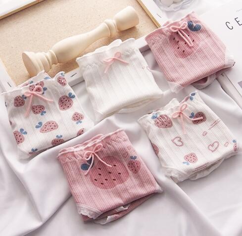 2023【人気商品下着】レディース・ショーツ・三角パンティー・イチゴの模様 ・可愛い・日系パンツ