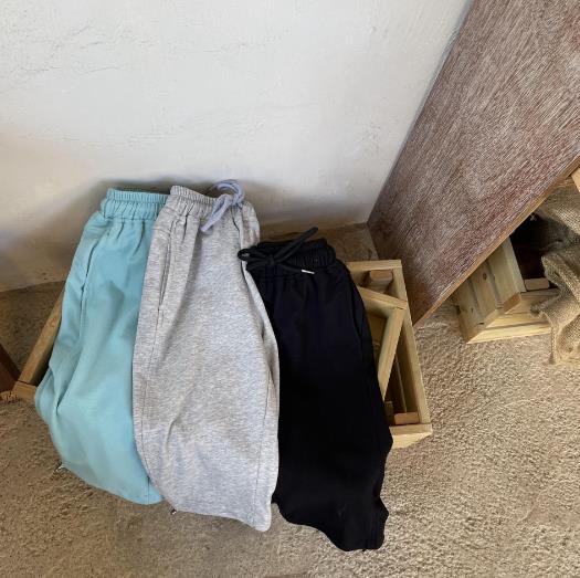 2023春新品★子供服　ボトムス　ズボン　90-140cm★3色