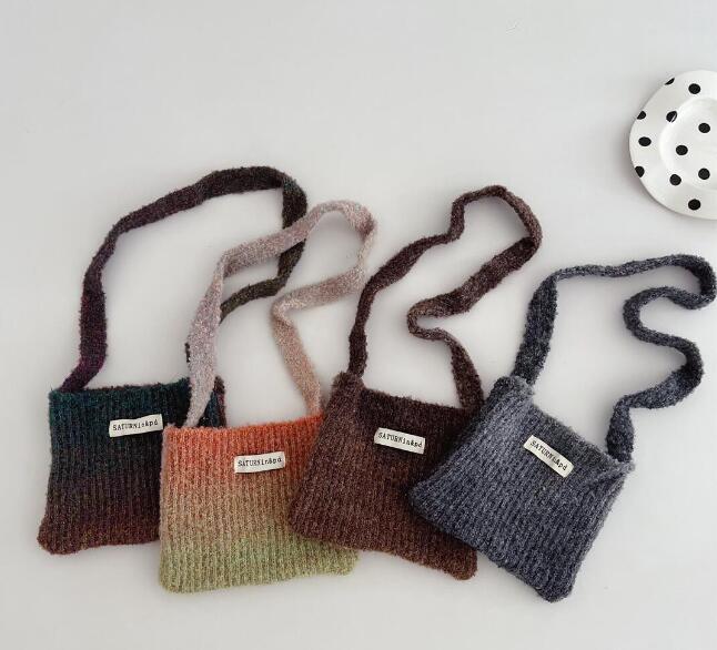 2024新型★バッグ&ショルダーバッグ★子供バッグ　4色