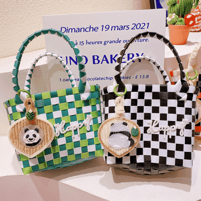 春夏 かごバッグ 編みバッグ ハンドバッグ ビーチバッグ チェック柄 パンダ扇子 バスケット 3色