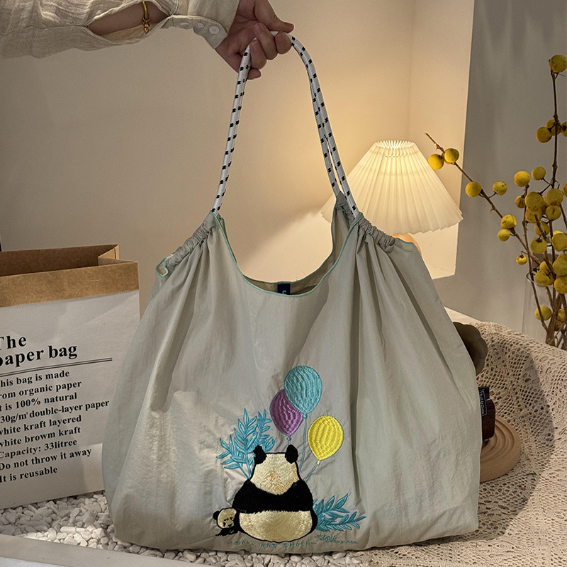 「2024」バッグ★ショルダーバッグ★ハンドバッグ★パンダ★2色