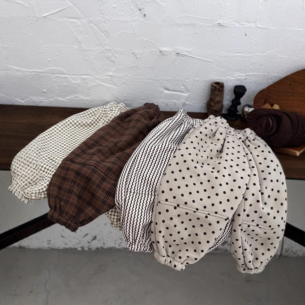 2024新入荷★子供服　ズボン 　裏起毛★90cm〜130cm 2色