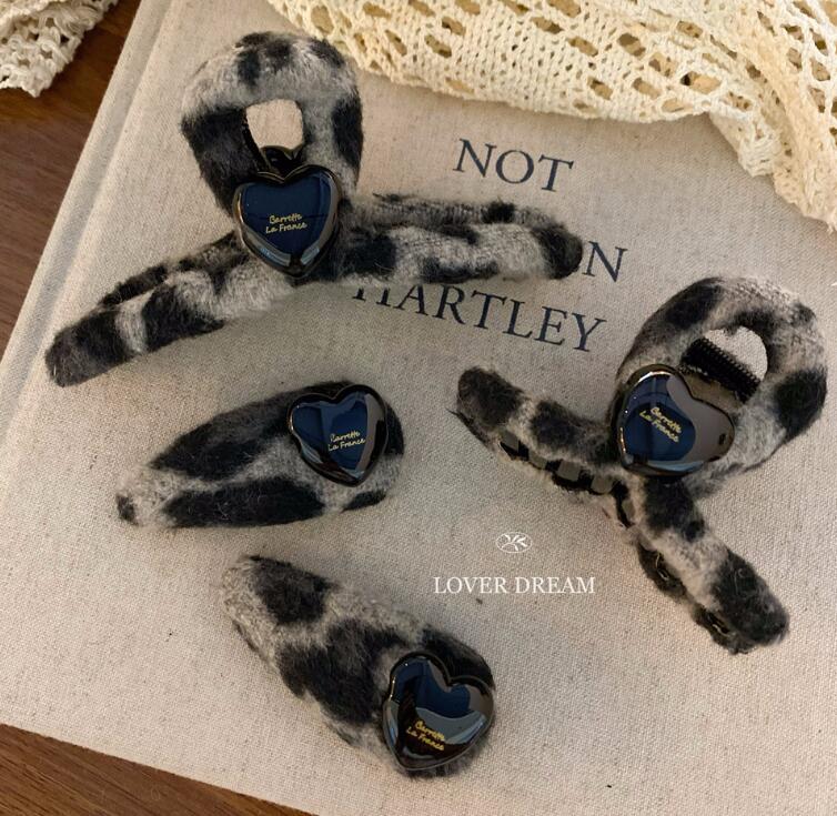 雑貨★髪飾り　ヘアビン★アクセサリー★