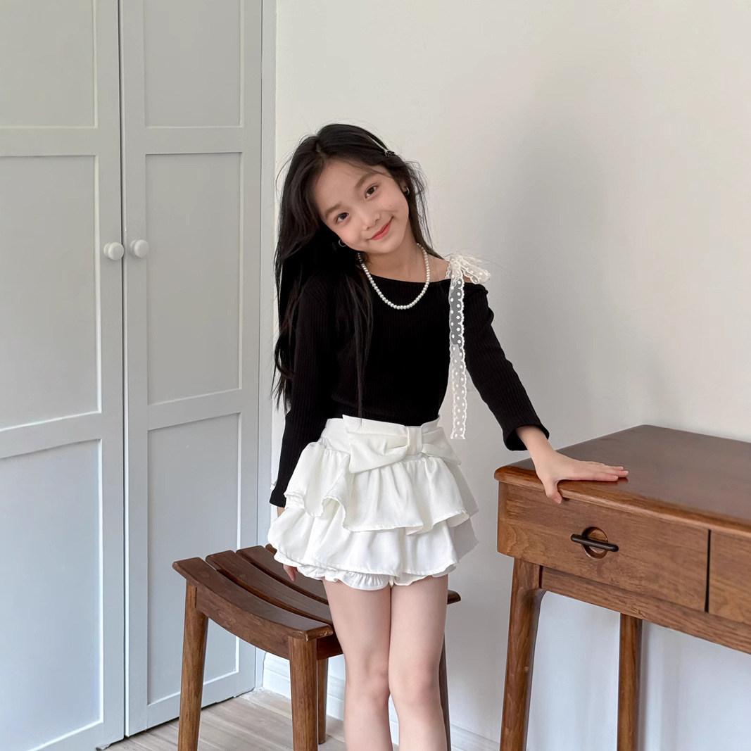 2025新作★子供服　トップス★110cm〜160cm 2色