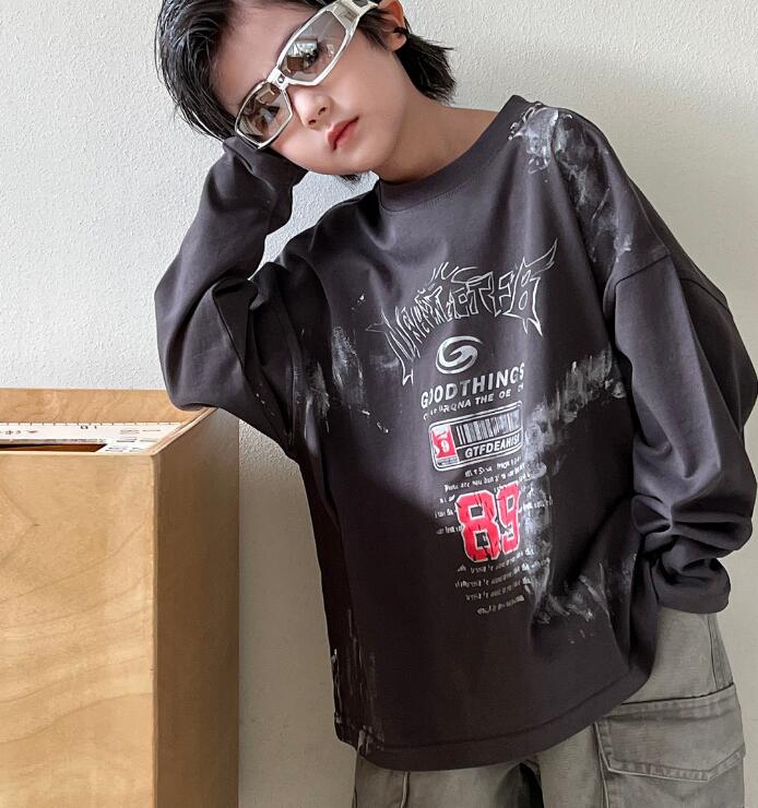 2025新作★子供服　トップス★100cm〜160cm 2色