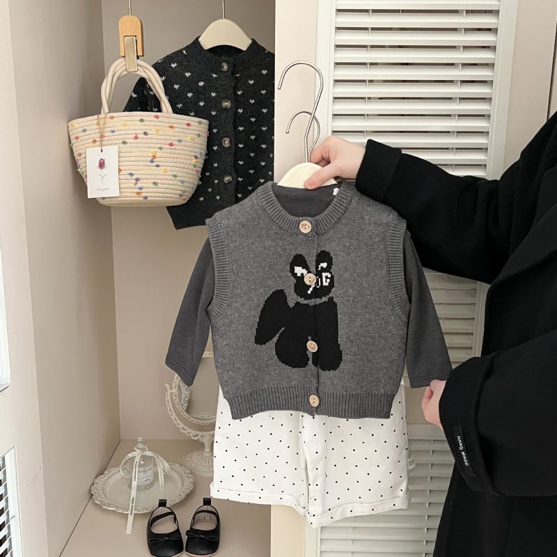 2025秋新品LL★子供服　ニットベスト★73〜110