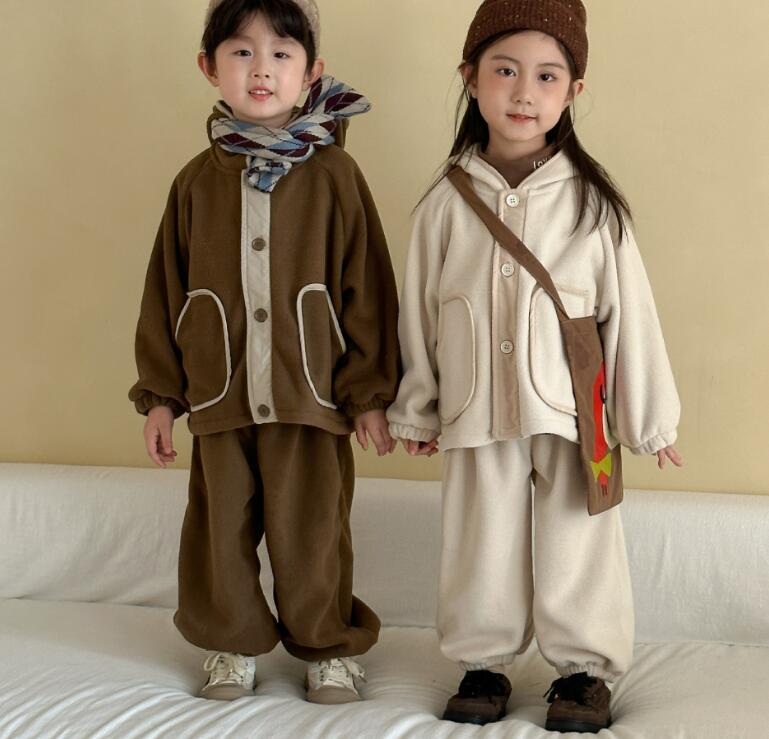 2025冬新品QMM★子供服　セットアップ★80cm〜150cm 2色