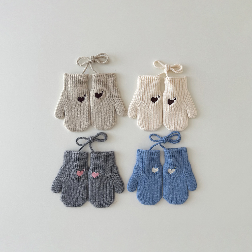 2025新品★大人気　キッズ用★子供　手袋★8色