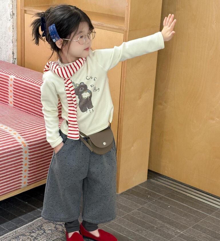 2025冬新作★子供服　厚手トップス★90cm〜150cm 2色