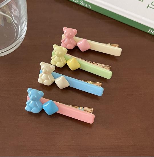 超安い★お買い得　ヘアアクセサリー　ヘアクリップ★4色