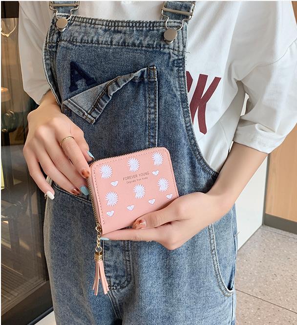 新入荷★レディース財布　ミニー財布　カード入れ　小銭入れ★4色