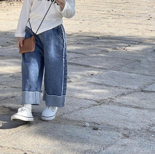 2023春新品★子供服　ボトムス　デニムズボン　90-140cm