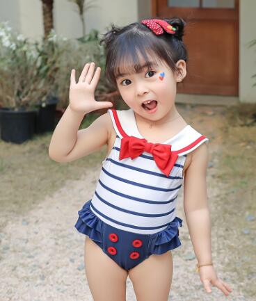 2023年新作★キッズ用アパレル　水着★帽子付き★90-130