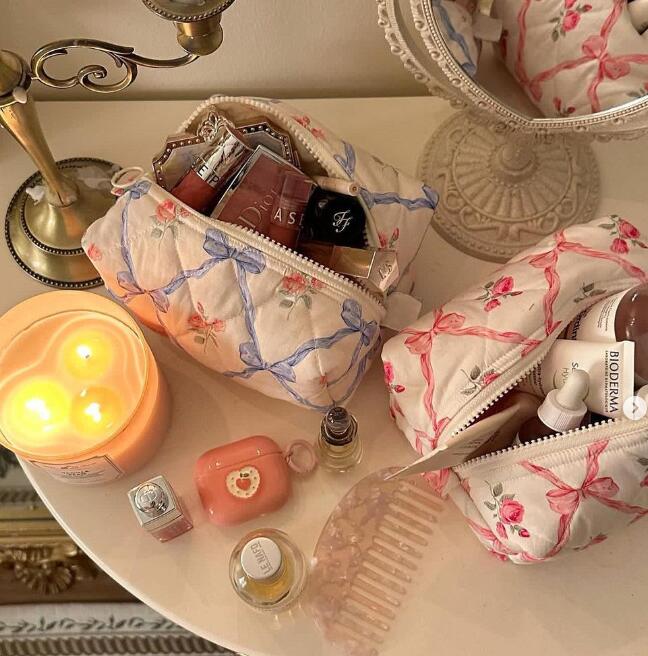 新登場!!★バッグ★収納袋　化粧バッグ★2色