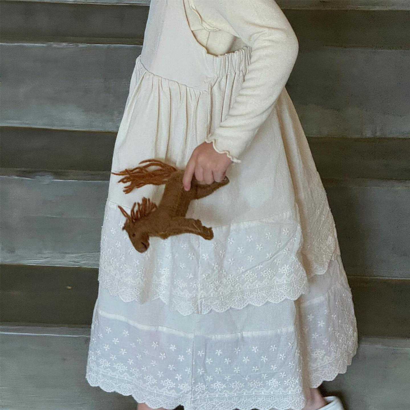 2024秋新入荷J★子供服　ワンピース★90cm〜140cm 2色