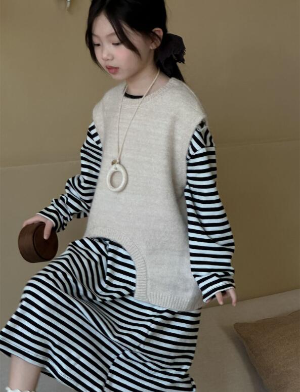 2024秋新作HY★子供服　ワンピース★100cm〜160cm 2色