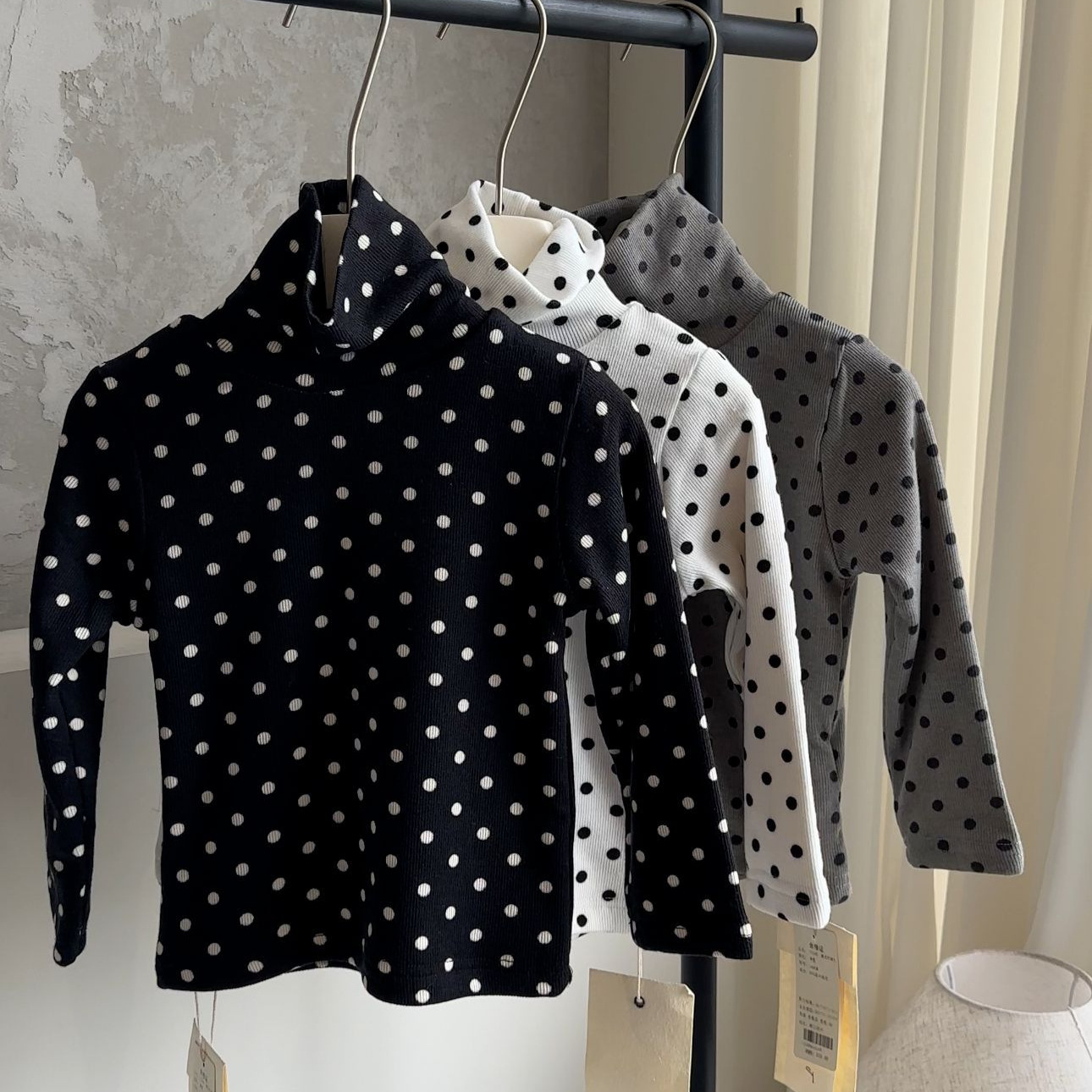 2024秋冬新品★子供服　トップス★100cm〜160cm 3色