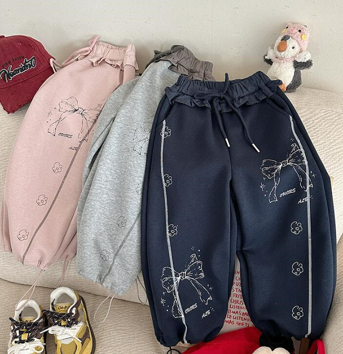 2025秋新入荷★子供服　ズボン★90〜150 3色