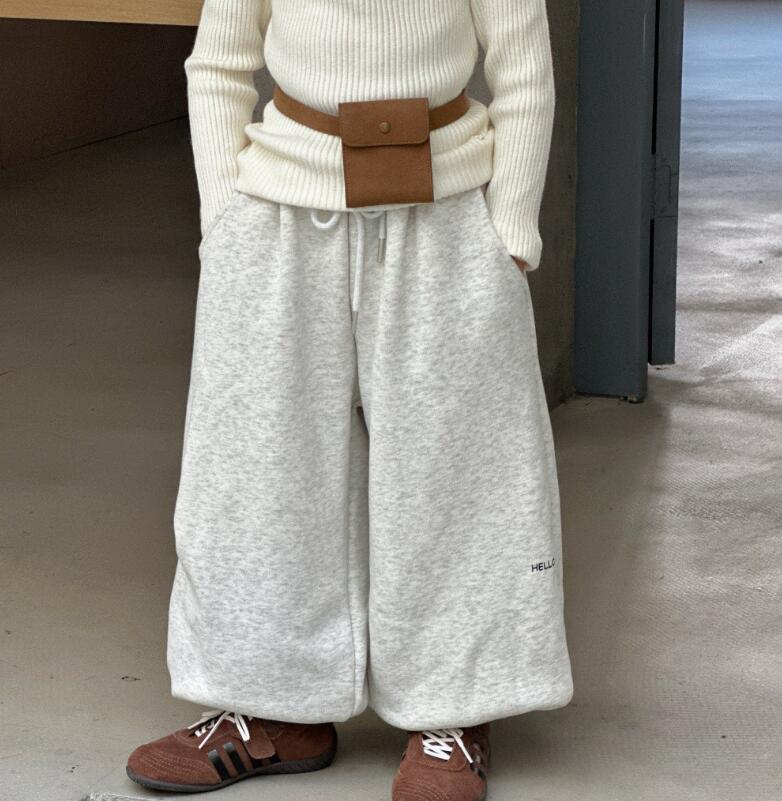 2025冬新入荷★子供服　ズボン★90cm〜150cm 2色